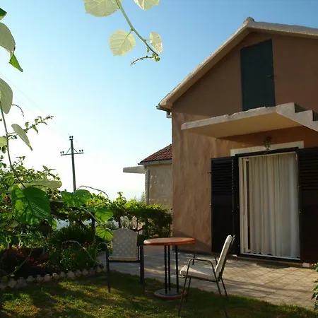 R&b Guest house *